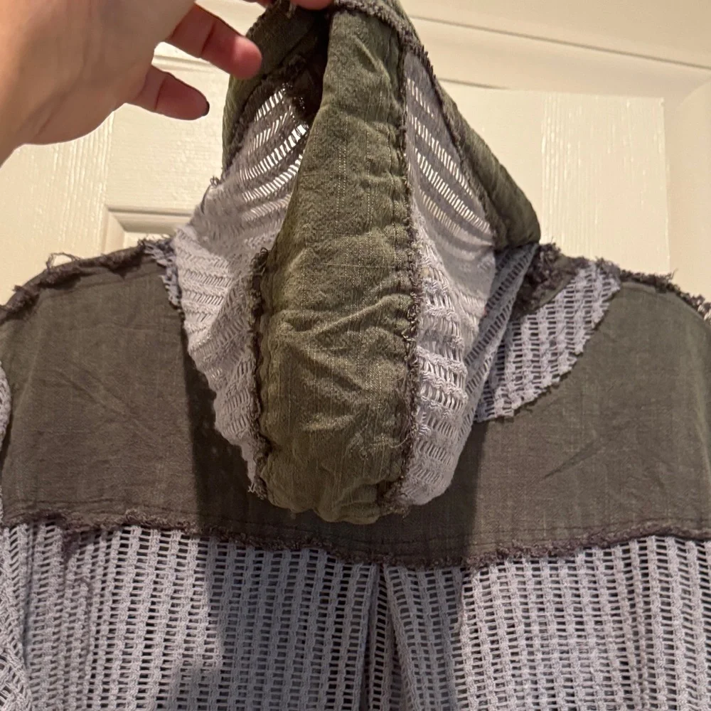 POL women’s Two-Tone crochet like Hooded Utility Jacket in Gray and Olive NWOT - Picture 15 of 16